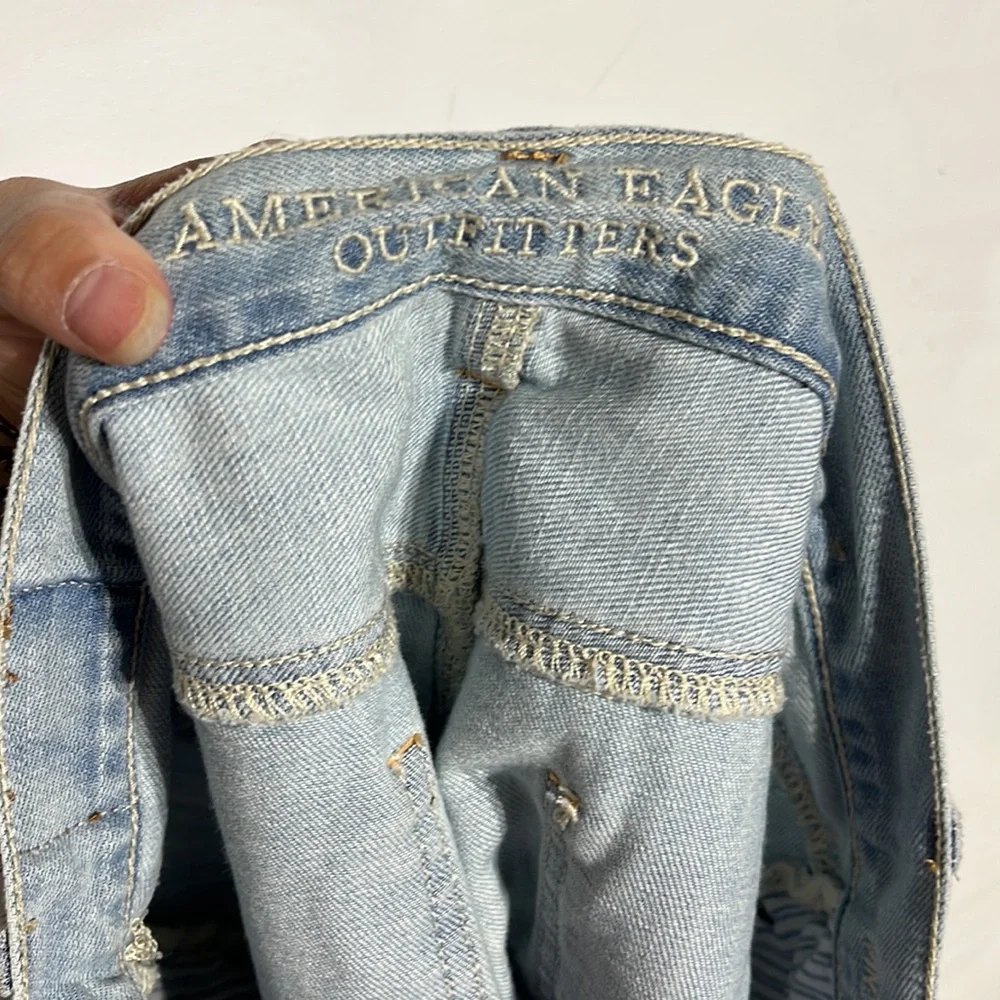 American Eagle Vintage Hi-Rise Festival Light Wash Distressed Denim Shorts 8